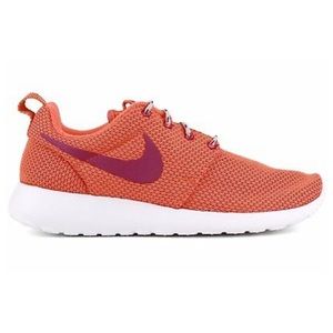 Nike women’s Roche One